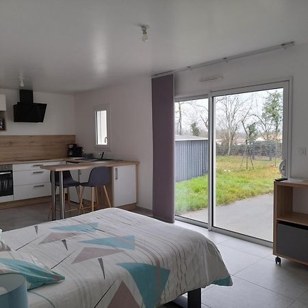 Studio Lumineux Avec Terrasse La Roche-sur-Yon Exterior foto