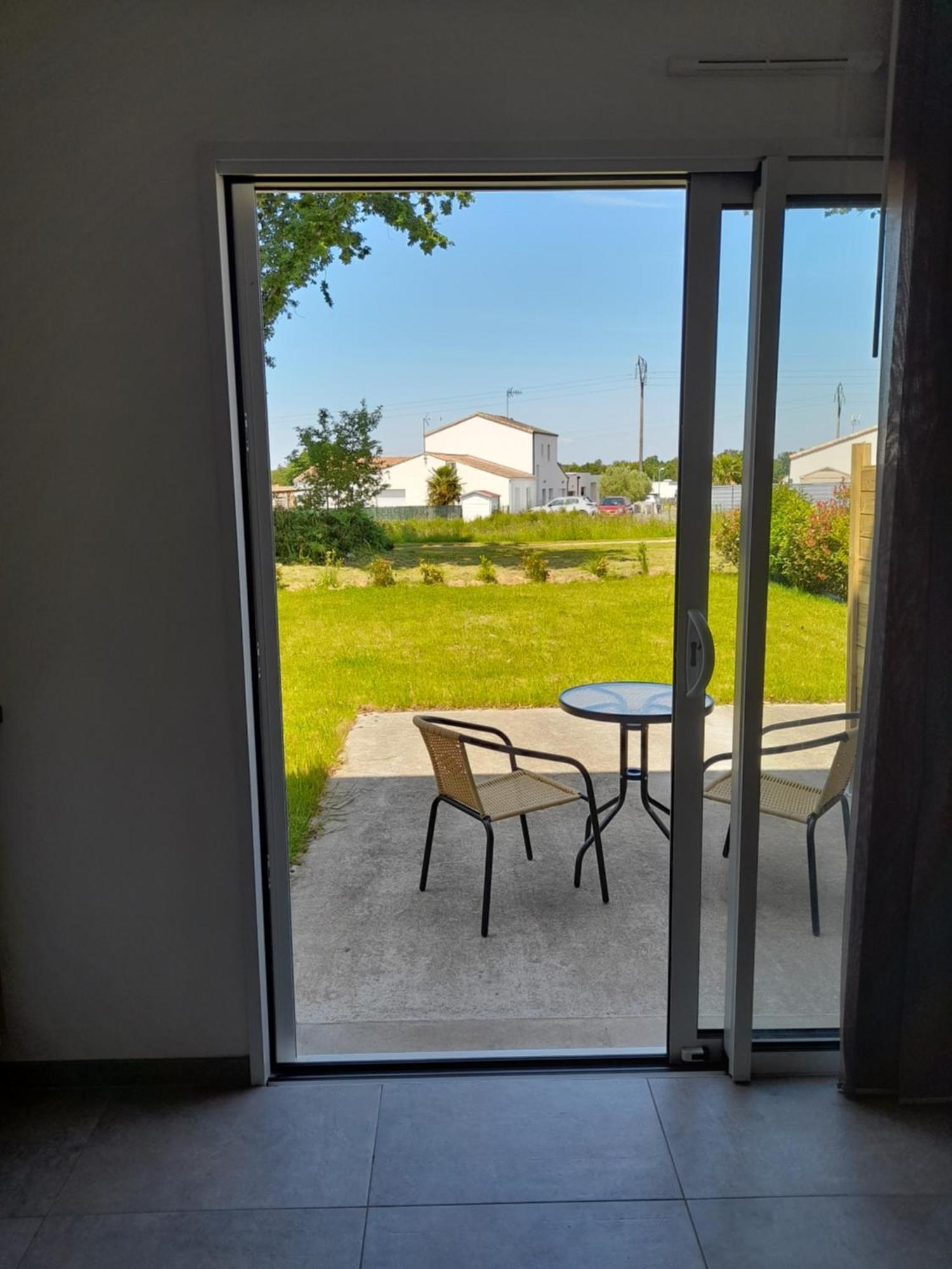 Studio Lumineux Avec Terrasse La Roche-sur-Yon Exterior foto